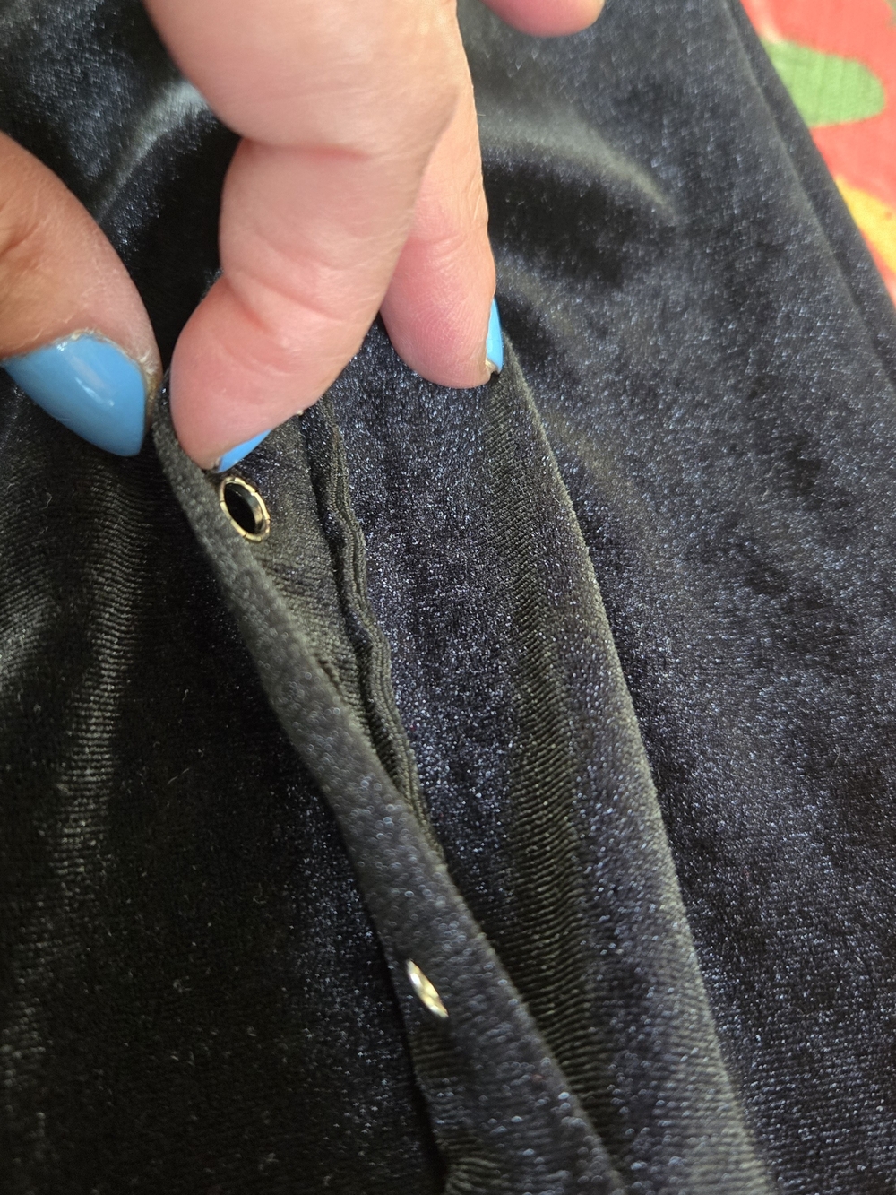 Lulu's Black Velvet Sleeveless Midi Shift Dress with Grommet Details - Picture 3 of 11
